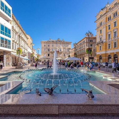 Naval Apartment Rijeka Luaran gambar