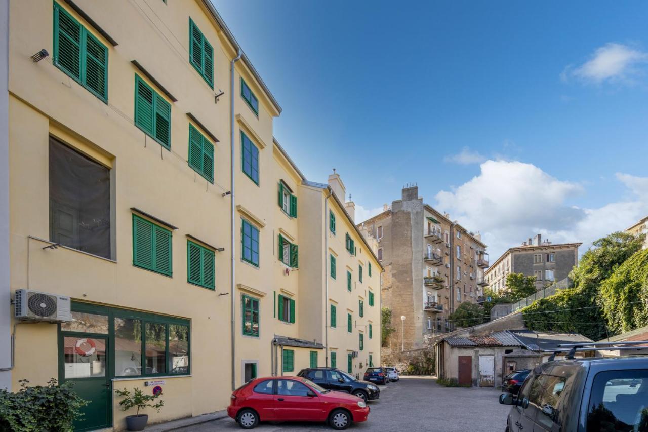 Naval Apartment Rijeka Luaran gambar