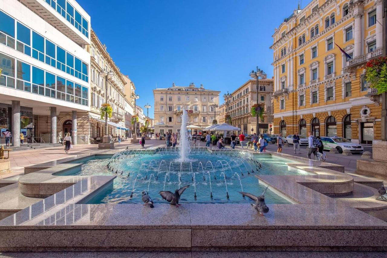 Naval Apartment Rijeka Luaran gambar