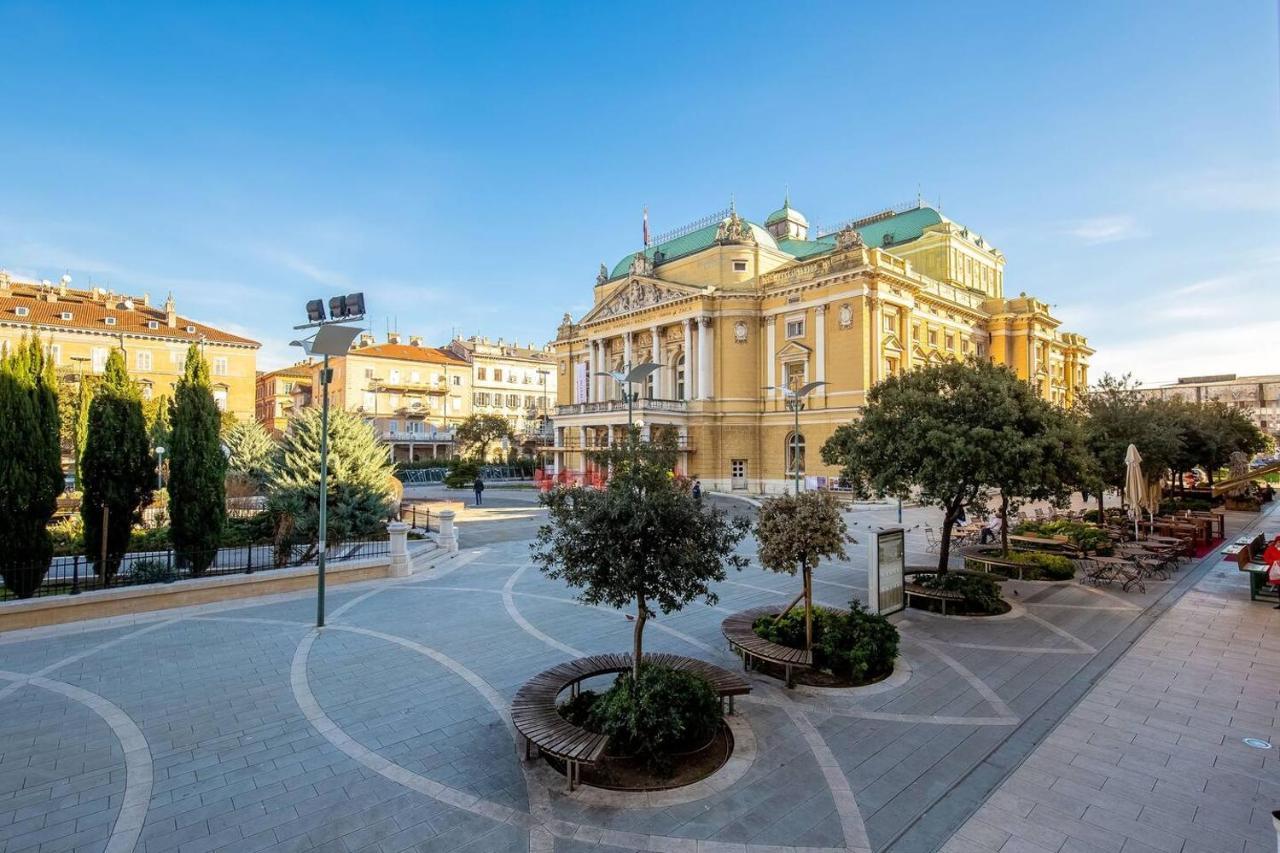 Naval Apartment Rijeka Luaran gambar